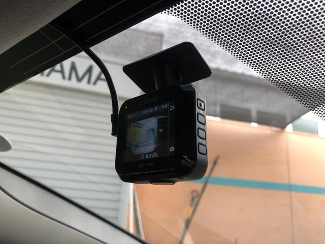 プリウス Ｇ　レンタカーアップ　純正ナビ　ＥＴＣ　ドラレコ　アルミホイール　ＬＥＤ　クルーズコントロール　禁煙車　ナビ・ＴＶ　衝突被害軽減ブレーキ　アイドルストップ　シートヒータ　フルセグＴＶ　コーナーセンサー（9枚目）