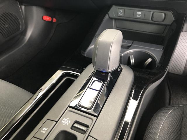 プリウス Ｇ　レンタカーアップ　純正ナビ　ＥＴＣ　ドラレコ　アルミホイール　ＬＥＤ　クルーズコントロール　禁煙車　ナビ・ＴＶ　衝突被害軽減ブレーキ　アイドルストップ　シートヒータ　フルセグＴＶ　コーナーセンサー（14枚目）
