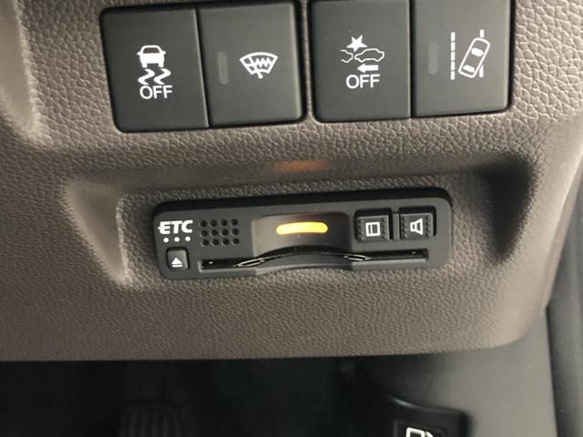 フリード＋ Ｇ・ホンダセンシング　純正ナビ　ＥＴＣ　前後ドラレコ　両側電動スライド　シートヒーター　クルーズコントロール　禁煙車　ワンオーナー　プリクラッシュ　Ｂモニター　両側オートスライドドア　パワーウインド　スマートキー　ＰＳ（8枚目）