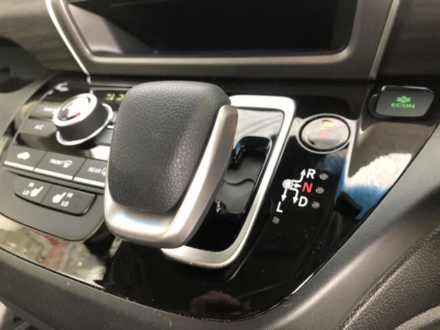 フリードハイブリッド ハイブリッド・Ｇ　レンタカーアップ　ナビ　ＥＴＣ　ドラレコ　両側電動スライド　シートヒーター　ＬＥＤ　禁煙車　両電動ドア　サイドエアバック　クルコン　スマキー　パワーステアリング　ウォークスルー　フルオートエアコン（12枚目）