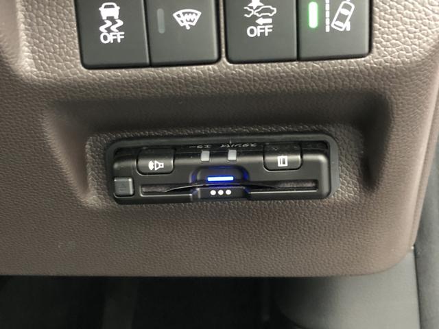 フリードハイブリッド ハイブリッド・Ｇ　試乗車アップ　純正ナビ　ＥＴＣ　ドラレコ　両側電動スライド　クルーズコントロール　シートヒーター　ワンオーナー　禁煙車　両電動ドア　クルコン　スマキー　パワーステアリング　ＬＥＤライト　フルセグＴＶ（8枚目）