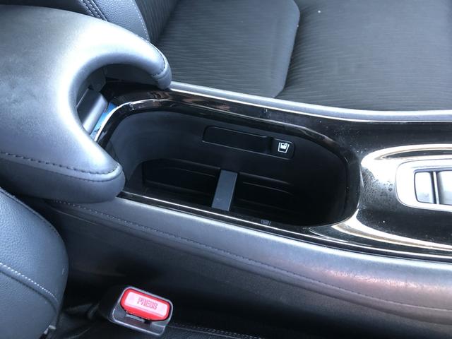 ヴェゼル ハイブリッドＺ・ホンダセンシング　純正ナビ　ＥＴＣ　前後ドラレコ　シートヒーター　クルーズコントロール　アルミホイール　ＬＥＤ　ワンオーナー　禁煙車　レーダーサポート　１オーナ－　ＤＶＤ再生機能　整備記録簿　横滑り防止システム　フルセ（21枚目）