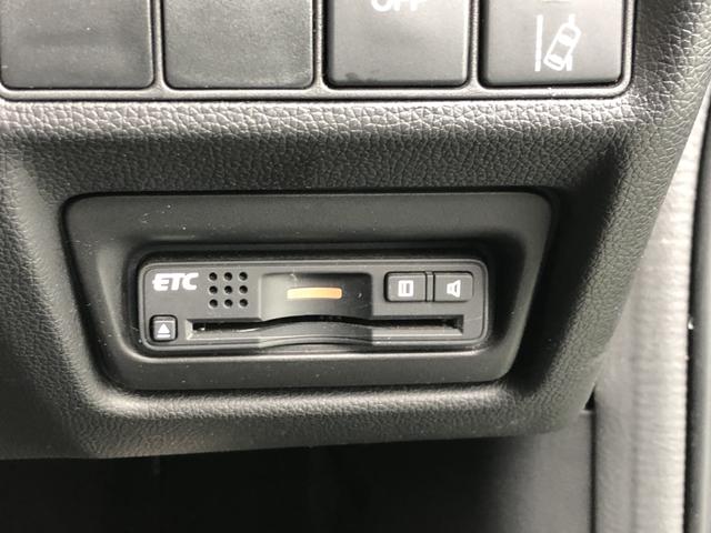 ステップワゴンスパーダ スパーダ・クールスピリットホンダセンシング　純正ナビ　リア席モニター　ＥＴＣ　両側電動ドア　ＬＥＤ　アルミホイール　サイドエアバック　スマートキ　左右電動スライドドア　バックモニタ　地ＴＶ　ナビ＆ＴＶ　三列シート　ＵＳＢ　助手席エアバッグ　禁煙（8枚目）