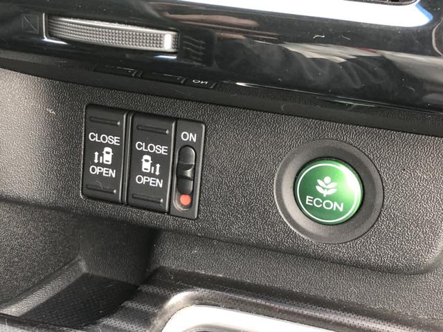 ステップワゴンスパーダ スパーダ・クールスピリットホンダセンシング　純正ナビ　リア席モニター　ＥＴＣ　両側電動ドア　ＬＥＤ　アルミホイール　サイドエアバック　スマートキ　左右電動スライドドア　バックモニタ　地ＴＶ　ナビ＆ＴＶ　三列シート　ＵＳＢ　助手席エアバッグ　禁煙（11枚目）