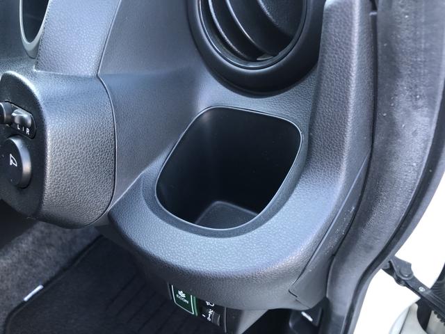 フィット Ｇ　純正ディスプレイオーディオ　バックカメラ　ワンオーナー　禁煙車　運転席助手席エアバッグ　Ｂモニター　キーレスリモコン　盗難防止システム　エアコン　ＡＢＳ　パワーウィンドウ　１オーナー　定期点検記録簿（13枚目）