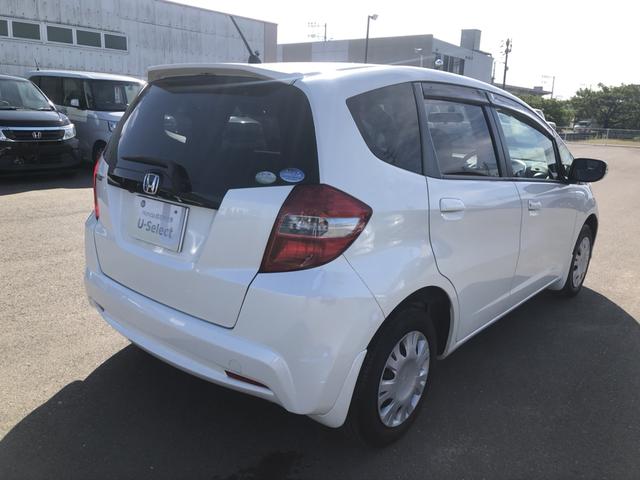 フィット Ｇ　純正ディスプレイオーディオ　バックカメラ　ワンオーナー　禁煙車　運転席助手席エアバッグ　Ｂモニター　キーレスリモコン　盗難防止システム　エアコン　ＡＢＳ　パワーウィンドウ　１オーナー　定期点検記録簿（31枚目）