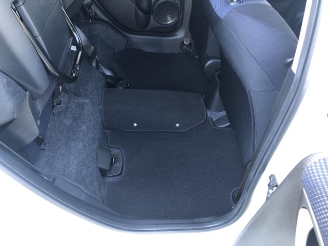 フィット Ｇ　純正ディスプレイオーディオ　バックカメラ　ワンオーナー　禁煙車　運転席助手席エアバッグ　Ｂモニター　キーレスリモコン　盗難防止システム　エアコン　ＡＢＳ　パワーウィンドウ　１オーナー　定期点検記録簿（56枚目）