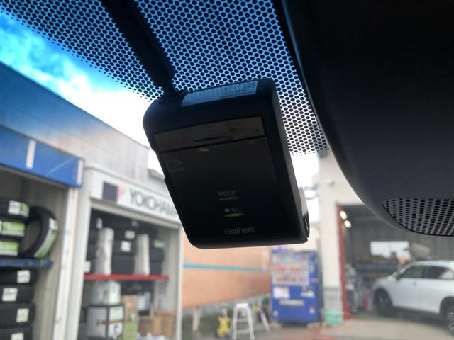 ヴェゼル ハイブリッドＲＳ・ホンダセンシング　純正ナビ　ＥＴＣ　ドラレコ　ＬＥＤ　アルミホイール　シートヒーター　ホンダセンシング　１オ－ナ－　定期点検記録簿　サイドＳＲＳ　Ｒカメ　フルオートエアコン　禁煙　ＵＳＢ接続　両席エアバック　スマキー（8枚目）