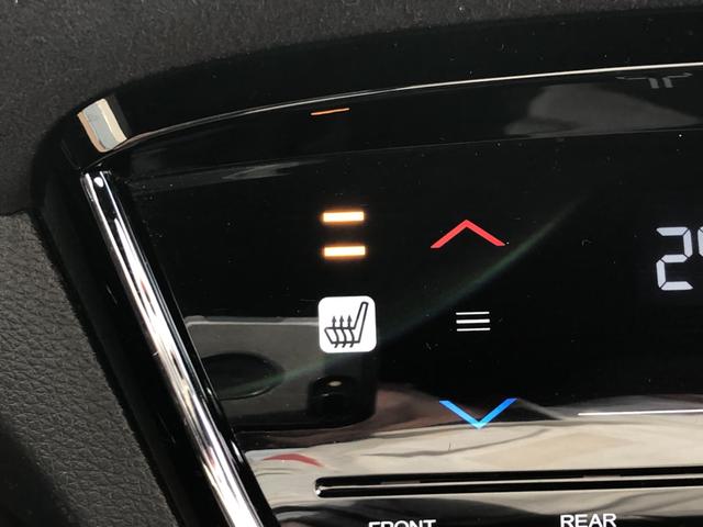 ヴェゼル ハイブリッドＲＳ・ホンダセンシング　純正ナビ　ＥＴＣ　ドラレコ　ＬＥＤ　アルミホイール　シートヒーター　ホンダセンシング　１オ－ナ－　定期点検記録簿　サイドＳＲＳ　Ｒカメ　フルオートエアコン　禁煙　ＵＳＢ接続　両席エアバック　スマキー（14枚目）