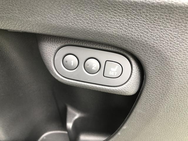 ヴェゼル ハイブリッドＲＳ・ホンダセンシング　純正ナビ　ＥＴＣ　ドラレコ　ＬＥＤ　アルミホイール　シートヒーター　ホンダセンシング　１オ－ナ－　定期点検記録簿　サイドＳＲＳ　Ｒカメ　フルオートエアコン　禁煙　ＵＳＢ接続　両席エアバック　スマキー（17枚目）