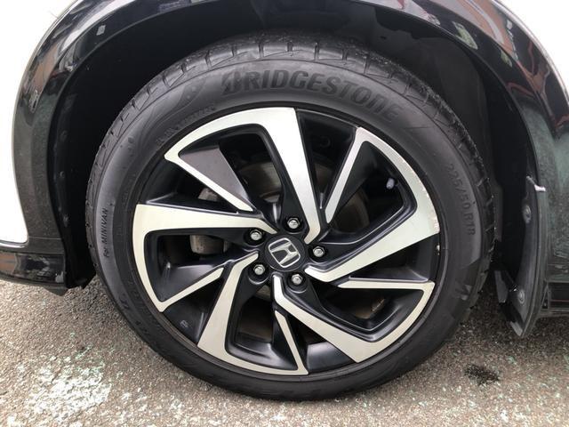 ヴェゼル ハイブリッドＲＳ・ホンダセンシング　純正ナビ　ＥＴＣ　ドラレコ　ＬＥＤ　アルミホイール　シートヒーター　ホンダセンシング　１オ－ナ－　定期点検記録簿　サイドＳＲＳ　Ｒカメ　フルオートエアコン　禁煙　ＵＳＢ接続　両席エアバック　スマキー（32枚目）