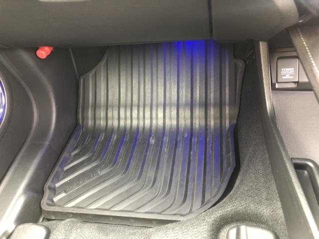 ヴェゼル ハイブリッドＲＳ・ホンダセンシング　純正ナビ　ＥＴＣ　ドラレコ　ＬＥＤ　アルミホイール　シートヒーター　ホンダセンシング　１オ－ナ－　定期点検記録簿　サイドＳＲＳ　Ｒカメ　フルオートエアコン　禁煙　ＵＳＢ接続　両席エアバック　スマキー（68枚目）