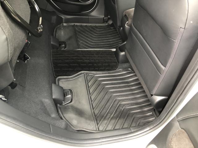 ヴェゼル ハイブリッドＲＳ・ホンダセンシング　純正ナビ　ＥＴＣ　ドラレコ　ＬＥＤ　アルミホイール　シートヒーター　ホンダセンシング　１オ－ナ－　定期点検記録簿　サイドＳＲＳ　Ｒカメ　フルオートエアコン　禁煙　ＵＳＢ接続　両席エアバック　スマキー（70枚目）