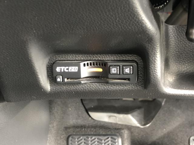 ヴェゼル ｅ：ＨＥＶＺ　純正ナビ　ＥＴＣ　ＬＥＤ　アルミホイール　電動リアゲート　シートヒーター　衝突回避支援ブレーキ機能　１オナ　スマキ　Ｐトランク　フルオートエアコン　エアバッグ　両席エアバック　Ｒカメ　記録簿付　ソナー（7枚目）