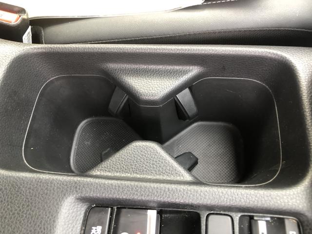 ヴェゼル ｅ：ＨＥＶＺ　純正ナビ　ＥＴＣ　ＬＥＤ　アルミホイール　電動リアゲート　シートヒーター　衝突回避支援ブレーキ機能　１オナ　スマキ　Ｐトランク　フルオートエアコン　エアバッグ　両席エアバック　Ｒカメ　記録簿付　ソナー（22枚目）