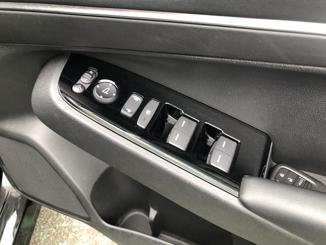 ヴェゼル ｅ：ＨＥＶＺ　純正ナビ　ＥＴＣ　ＬＥＤ　アルミホイール　電動リアゲート　シートヒーター　衝突回避支援ブレーキ機能　１オナ　スマキ　Ｐトランク　フルオートエアコン　エアバッグ　両席エアバック　Ｒカメ　記録簿付　ソナー（58枚目）