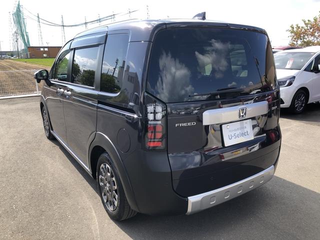 フリード e:HEVクロスター 試乗車アップ 純正ナビ ETC 前後ドラレコ 両側電動ドア LED アルミホイール Sヒーター 衝突軽減ブレーキシステム フルセグ 禁煙車 オートエアコン バックモニター パーキングセンサー キーレス(39枚目)