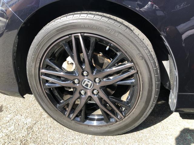【アルミホイール】純正のアルミホイールがついてます！足元が引き立ち、車の印象がより良くなります！