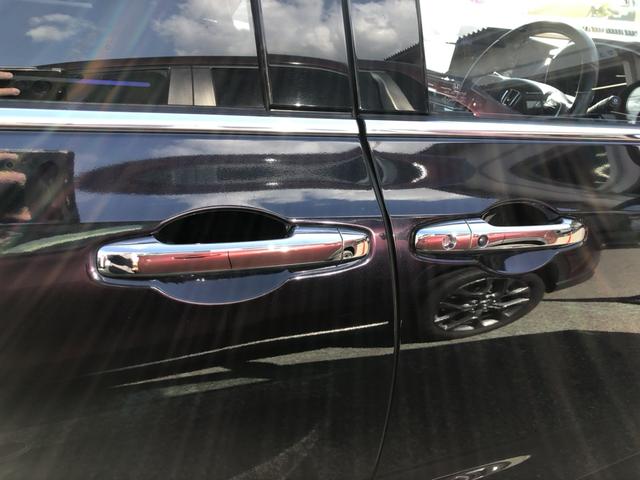 【ドアハンドル】Ｈｏｎｄａスマートキーを携帯し、ロックボタン、ドアハンドルを操作することで施錠や解錠ができます。