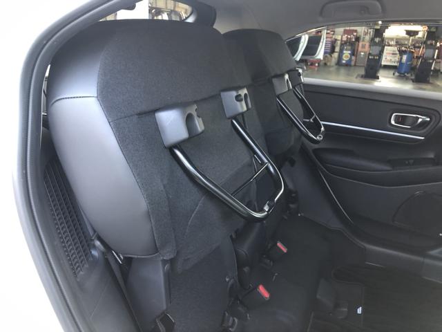 ヴェゼル ｅ：ＨＥＶＺ　試乗車アップ　純正ナビ　ＥＴＣ　前後ドラレコ　ブラインドスポットインフォメーション　ＬＥＤ　アルミホイール　衝突回避支援ブレーキ機能　スマキ　Ｐトランク　フルオートエアコン　Ｄレコ　エアバッグ　Ｒカメ（31枚目）