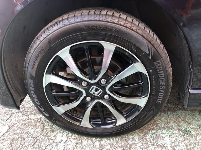 【アルミホイール】純正のアルミホイールがついてます！足元が引き立ち、車の印象がより良くなります！