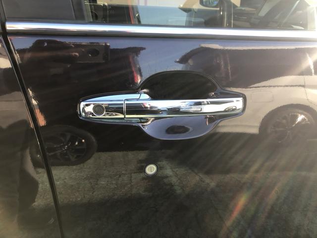 【ドアハンドル】Ｈｏｎｄａスマートキーを携帯し、ロックボタン、ドアハンドルを操作することで施錠や解錠ができます。