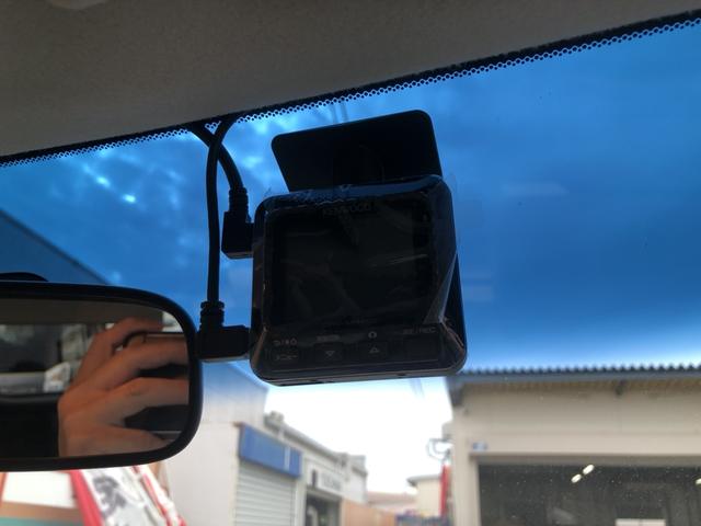 【前後ドライブレコーダー】前後でドラレコがついていて、安心です！