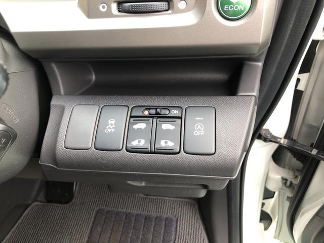 【両側電動スライドドア】リモコンや運転席のスイッチ操作のほか、ドアハンドルを少し引くだけでリアドアが自動開閉します♪