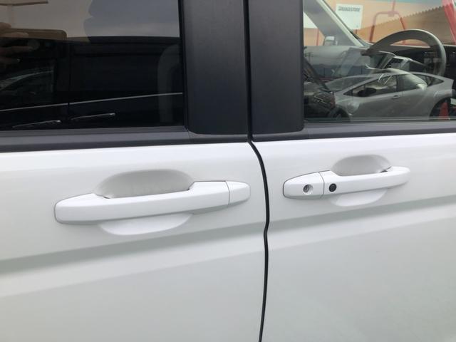 【ドアハンドル】Ｈｏｎｄａスマートキーを携帯し、ロックボタン、ドアハンドルを操作することで施錠や解錠ができます。