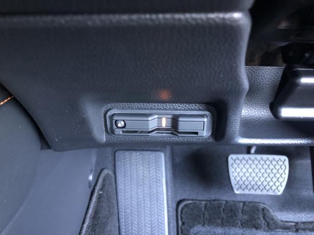 ヴェゼル ｅ：ＨＥＶＸ・ＨｕＮＴパッケージ　試乗車アップ　純正ナビ　ＥＴＣ　前後ドラレコ　ＬＥＤ　アルミホイール　盗難防止システム　地デジフルセグ　サイドエアバッグ　Ｂカメラ　クリアランスソナー　横滑り防止機能　スマートキー　禁煙　オートライト（8枚目）