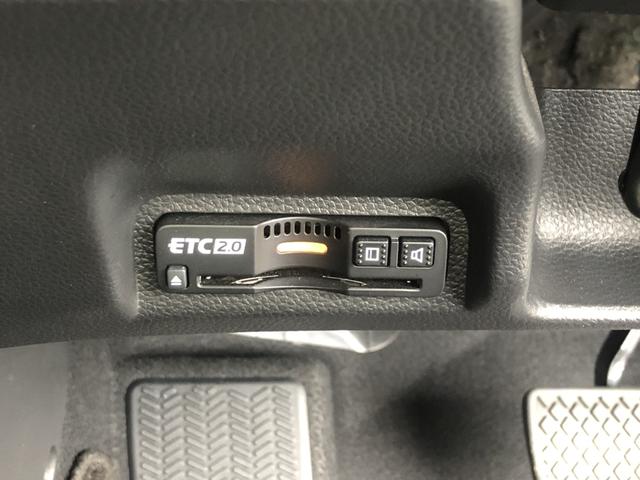 ヴェゼル ｅ：ＨＥＶＺ　試乗車アップ　純正ナビ　ＥＴＣ　ドラレコ　全周囲カメラ　クルーズコントロール　シートヒーター　禁煙車　衝突回避支援ブレーキ機能　パノラミックビューモニター　スマキ　Ｐトランク　フルオートエアコン（8枚目）