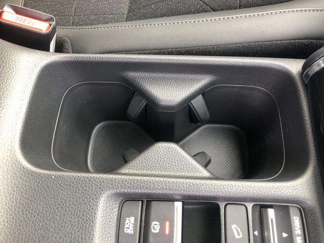 ヴェゼル ｅ：ＨＥＶＺ　試乗車アップ　純正ナビ　ＥＴＣ　ドラレコ　全周囲カメラ　クルーズコントロール　シートヒーター　禁煙車　衝突回避支援ブレーキ機能　パノラミックビューモニター　スマキ　Ｐトランク　フルオートエアコン（30枚目）