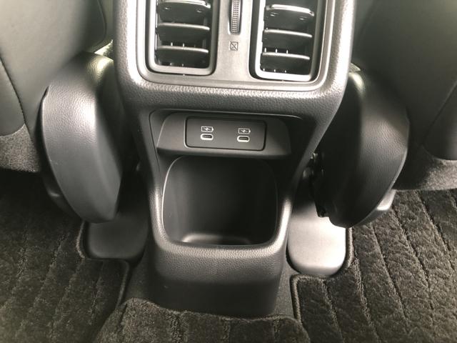 ヴェゼル ｅ：ＨＥＶＺ　試乗車アップ　純正ナビ　ＥＴＣ　ドラレコ　全周囲カメラ　クルーズコントロール　シートヒーター　禁煙車　衝突回避支援ブレーキ機能　パノラミックビューモニター　スマキ　Ｐトランク　フルオートエアコン（36枚目）