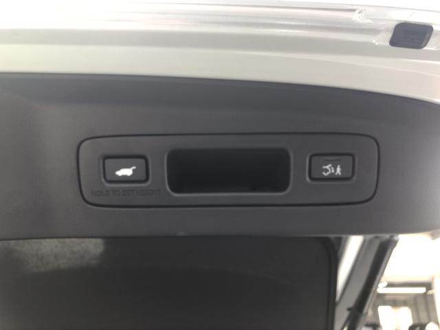 ヴェゼル ｅ：ＨＥＶＺ　試乗車アップ　純正ナビ　ＥＴＣ　ドラレコ　全周囲カメラ　クルーズコントロール　シートヒーター　禁煙車　衝突回避支援ブレーキ機能　パノラミックビューモニター　スマキ　Ｐトランク　フルオートエアコン（42枚目）