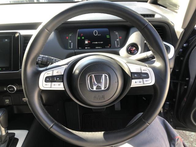 フィット ｅ：ＨＥＶホーム　試乗車アップ　純正ディスプレイオーディオ　ＬＥＤ　禁煙車　前後誤発進抑制機能　クリソナ　助手席エアバッグ　運転席エアバッグ　アイドリングストップ　ＵＳＢ接続　バックカメラ　ＡＢＳ　サイドエアバッグ（7枚目）