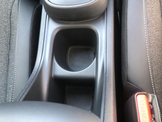 フィット ｅ：ＨＥＶホーム　試乗車アップ　純正ディスプレイオーディオ　ＬＥＤ　禁煙車　前後誤発進抑制機能　クリソナ　助手席エアバッグ　運転席エアバッグ　アイドリングストップ　ＵＳＢ接続　バックカメラ　ＡＢＳ　サイドエアバッグ（17枚目）