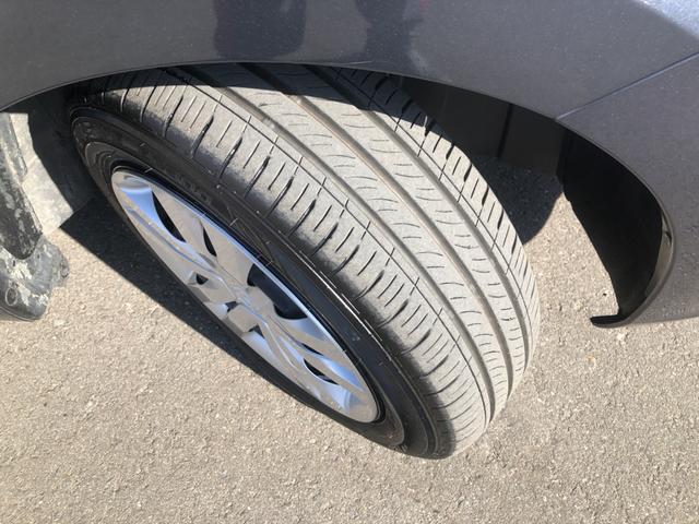 フィット ｅ：ＨＥＶホーム　試乗車アップ　純正ディスプレイオーディオ　ＬＥＤ　禁煙車　前後誤発進抑制機能　クリソナ　助手席エアバッグ　運転席エアバッグ　アイドリングストップ　ＵＳＢ接続　バックカメラ　ＡＢＳ　サイドエアバッグ（28枚目）