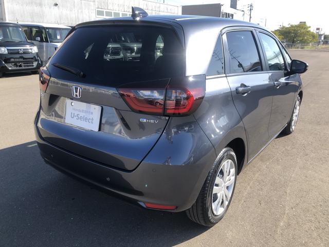 フィット ｅ：ＨＥＶホーム　試乗車アップ　純正ディスプレイオーディオ　ＬＥＤ　禁煙車　前後誤発進抑制機能　クリソナ　助手席エアバッグ　運転席エアバッグ　アイドリングストップ　ＵＳＢ接続　バックカメラ　ＡＢＳ　サイドエアバッグ（34枚目）