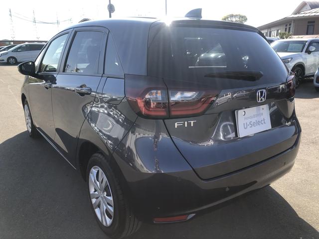 フィット ｅ：ＨＥＶホーム　試乗車アップ　純正ディスプレイオーディオ　ＬＥＤ　禁煙車　前後誤発進抑制機能　クリソナ　助手席エアバッグ　運転席エアバッグ　アイドリングストップ　ＵＳＢ接続　バックカメラ　ＡＢＳ　サイドエアバッグ（36枚目）