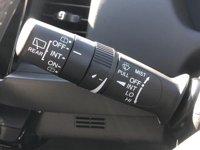 フィット ｅ：ＨＥＶホーム　試乗車アップ　純正ディスプレイオーディオ　ＬＥＤ　禁煙車　前後誤発進抑制機能　クリソナ　助手席エアバッグ　運転席エアバッグ　アイドリングストップ　ＵＳＢ接続　バックカメラ　ＡＢＳ　サイドエアバッグ（49枚目）