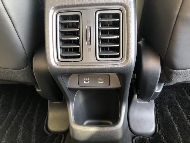 ヴェゼル ｅ：ＨＥＶＺ　試乗車アップ　純正ディスプレイオーディオ　ドラレコ　ＬＥＤ　アルミホイール　衝突回避支援ブレーキ機能　スマキ　Ｐトランク　フルオートエアコン　Ｄレコ　エアバッグ　両席エアバック　Ｒカメ　記録簿付　禁煙（30枚目）