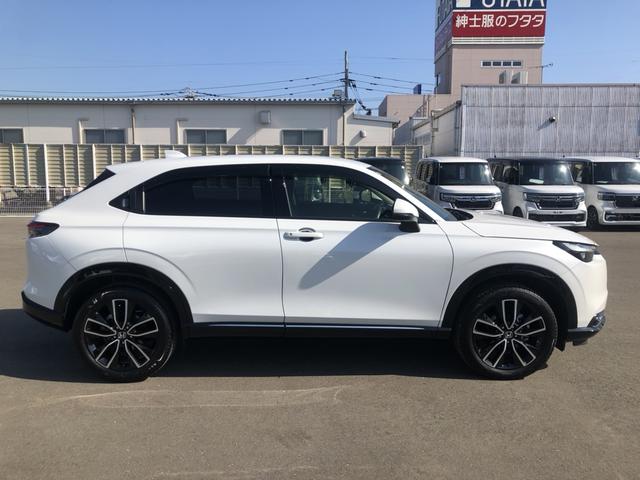 ヴェゼル ｅ：ＨＥＶＺ　試乗車アップ　純正ディスプレイオーディオ　ドラレコ　ＬＥＤ　アルミホイール　衝突回避支援ブレーキ機能　スマキ　Ｐトランク　フルオートエアコン　Ｄレコ　エアバッグ　両席エアバック　Ｒカメ　記録簿付　禁煙（43枚目）