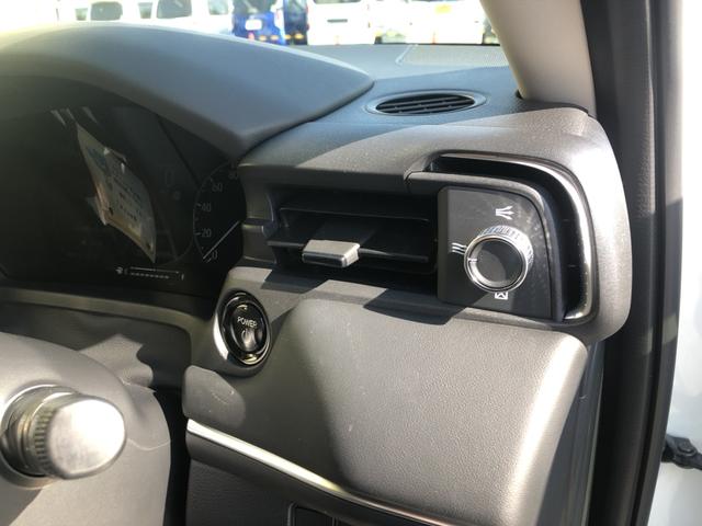 ヴェゼル ｅ：ＨＥＶＺ　試乗車アップ　純正ディスプレイオーディオ　ドラレコ　ＬＥＤ　アルミホイール　衝突回避支援ブレーキ機能　スマキ　Ｐトランク　フルオートエアコン　Ｄレコ　エアバッグ　両席エアバック　Ｒカメ　記録簿付　禁煙（75枚目）