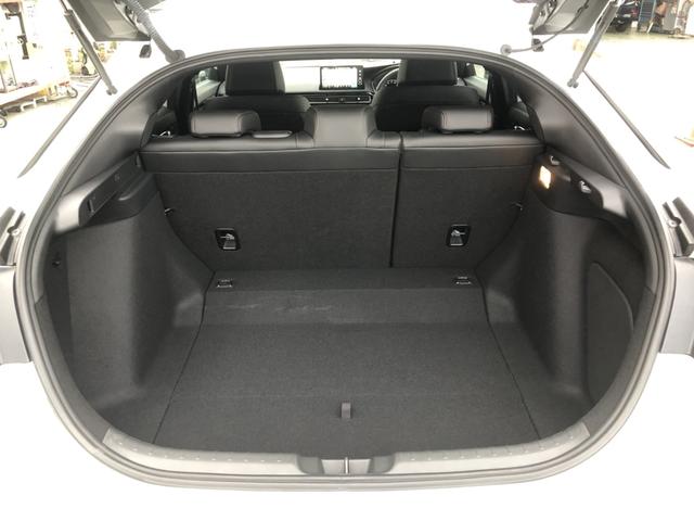 シビック ＥＸ　純正ナビ　ＥＴＣ　ブラインドスポットインフォメーション　ＬＥＤ　アルミホイール　Ｒカメ　パーキングセンサー　衝突被害軽減ブレーキ　スマートキーシステム　パワ－シ－ト　１オーナー車　禁煙　ＵＳＢ　ＥＳＣ（27枚目）