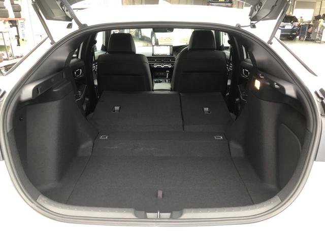 シビック ＥＸ　純正ナビ　ＥＴＣ　ブラインドスポットインフォメーション　ＬＥＤ　アルミホイール　Ｒカメ　パーキングセンサー　衝突被害軽減ブレーキ　スマートキーシステム　パワ－シ－ト　１オーナー車　禁煙　ＵＳＢ　ＥＳＣ（28枚目）