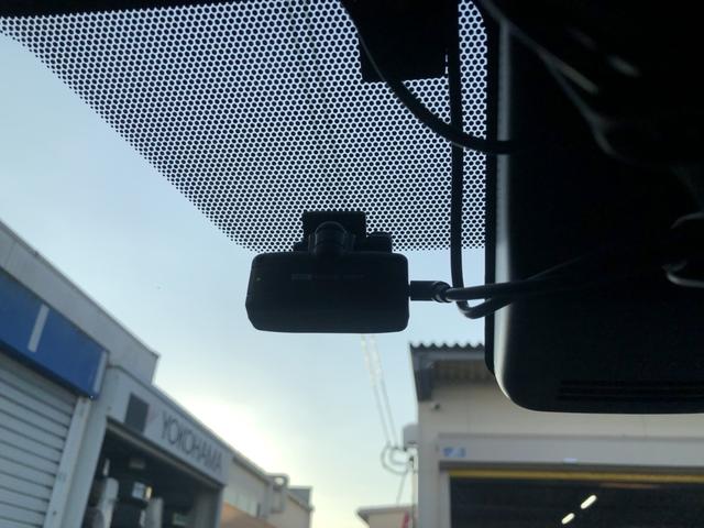 ヤリス ハイブリッドＸ　トヨタ純正ディスプレイオーディオ　ＥＴＣ　前後ドラレコ　デジタルインナーミラー　ＵＳＢ接続　カーテンエアバッグ　イモビライザー　バックモニター　ワイヤレスキー　ワンオーナー　ＡＢＳ　定期点検記録簿（7枚目）