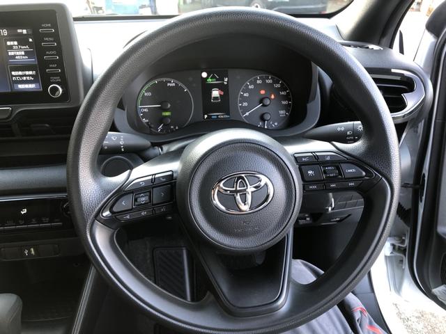 ヤリス ハイブリッドＸ　トヨタ純正ディスプレイオーディオ　ＥＴＣ　前後ドラレコ　デジタルインナーミラー　ＵＳＢ接続　カーテンエアバッグ　イモビライザー　バックモニター　ワイヤレスキー　ワンオーナー　ＡＢＳ　定期点検記録簿（9枚目）