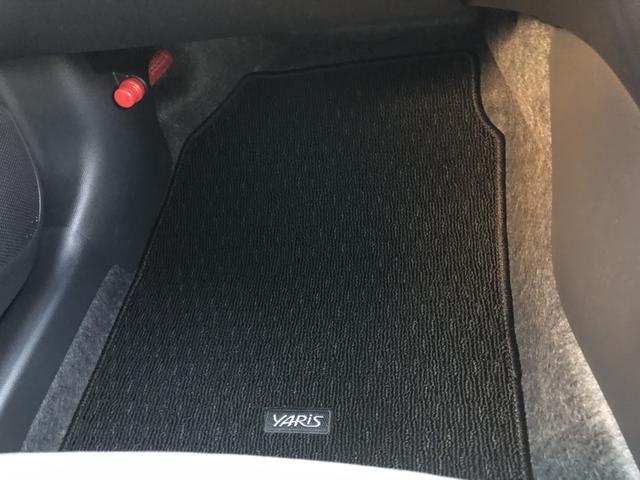 ヤリス ハイブリッドＸ　トヨタ純正ディスプレイオーディオ　ＥＴＣ　前後ドラレコ　デジタルインナーミラー　ＵＳＢ接続　カーテンエアバッグ　イモビライザー　バックモニター　ワイヤレスキー　ワンオーナー　ＡＢＳ　定期点検記録簿（63枚目）