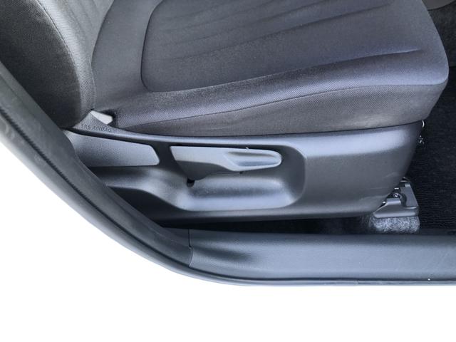 ヤリス ハイブリッドＸ　トヨタ純正ディスプレイオーディオ　ＥＴＣ　前後ドラレコ　デジタルインナーミラー　ＵＳＢ接続　カーテンエアバッグ　イモビライザー　バックモニター　ワイヤレスキー　ワンオーナー　ＡＢＳ　定期点検記録簿（65枚目）