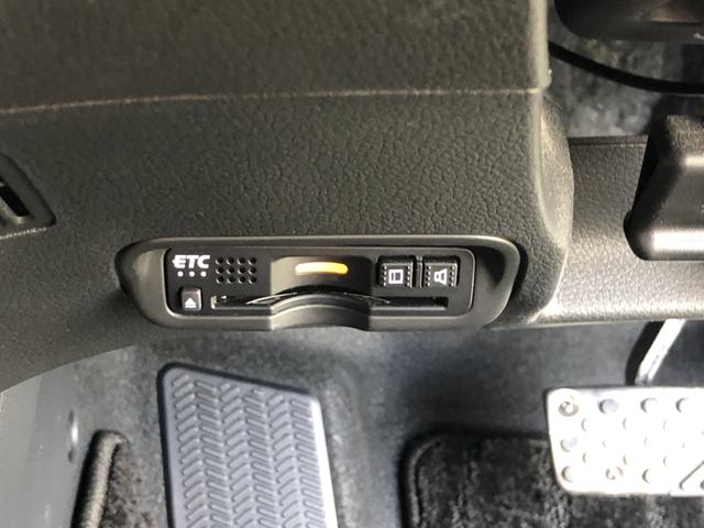 ヴェゼル ハイブリッドＲＳ・ホンダセンシング　純正ナビ　ＥＴＣ　前後ドラレコ　ＬＥＤ　アルミホイール　シートヒーター　１オ－ナ－　定期点検記録簿　サイドＳＲＳ　Ｒカメ　フルオートエアコン　禁煙　ＵＳＢ接続　両席エアバック　スマキー　ＴＶナビ（7枚目）